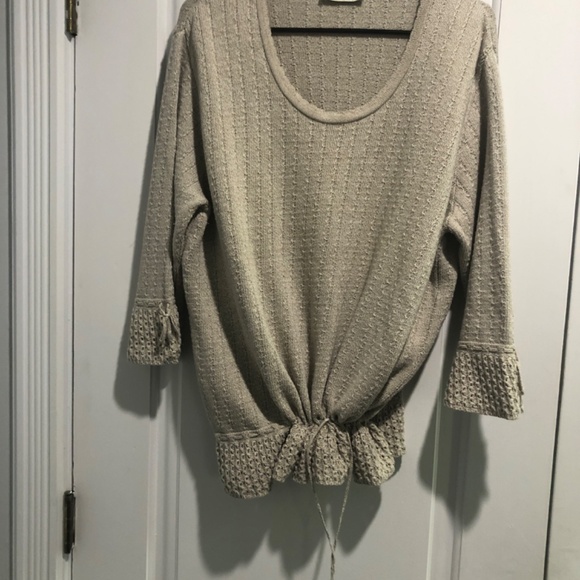 Vintage European Luxury unique knit sweater with adjustable ties - Picture 3 of 4